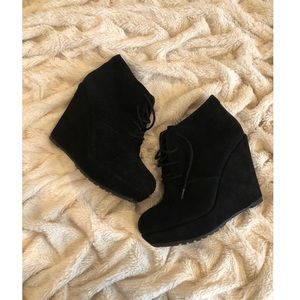 Aldo Platform Lace up bootie